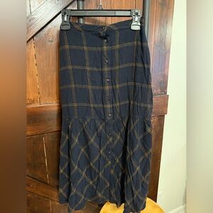 Chelsea & Violet Black and Gold Plaid Midi Skirt